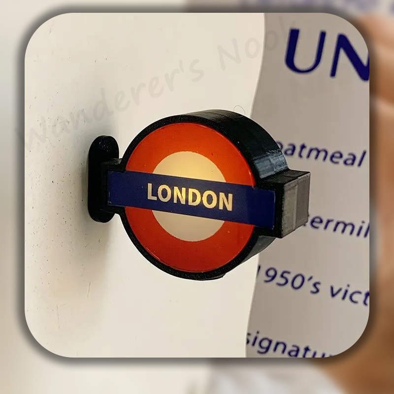 Home Decor London - แม่เหล็กติดตู้เย็นรูปวงกลมไฟส่องสว่างลายรถไฟใต้ดินลอนดอน ป้ายสถานีเรืองแสง สติกเกอร์แม่เหล็ก ของที่ระลึกการเดินทางในสหราชอาณาจักร ของขวัญ ของตกแต่งบ้าน